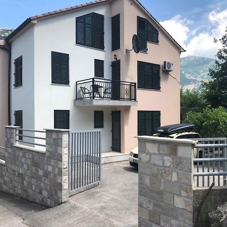 Apartmani Petrija Prčanj Exteriör bild