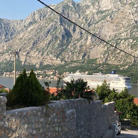 Apartmani Petrija Prčanj Exteriör bild