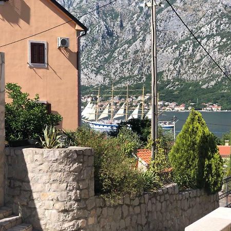 Apartmani Petrija Prčanj Exteriör bild