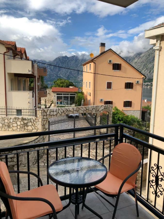 Apartmani Petrija Prčanj Exteriör bild