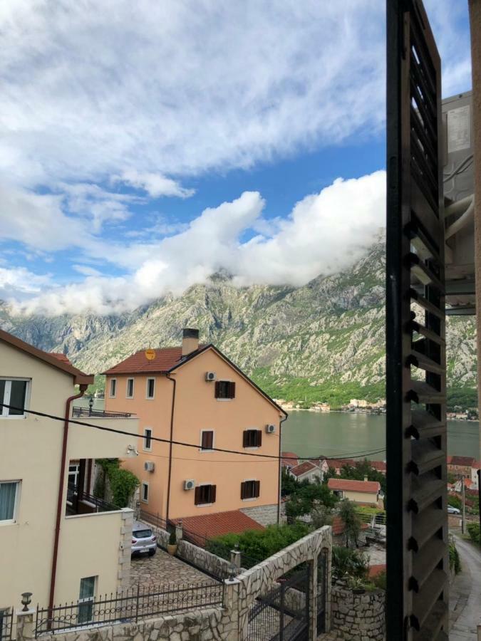 Apartmani Petrija Prčanj Exteriör bild