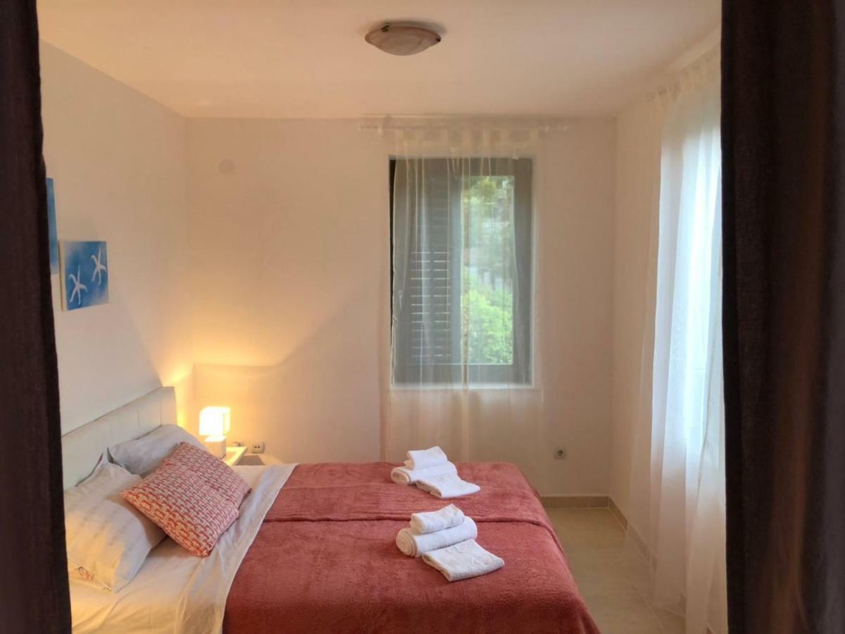 Apartmani Petrija Prčanj Exteriör bild