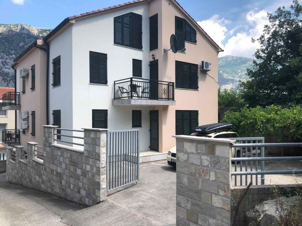 Apartmani Petrija Prčanj Exteriör bild