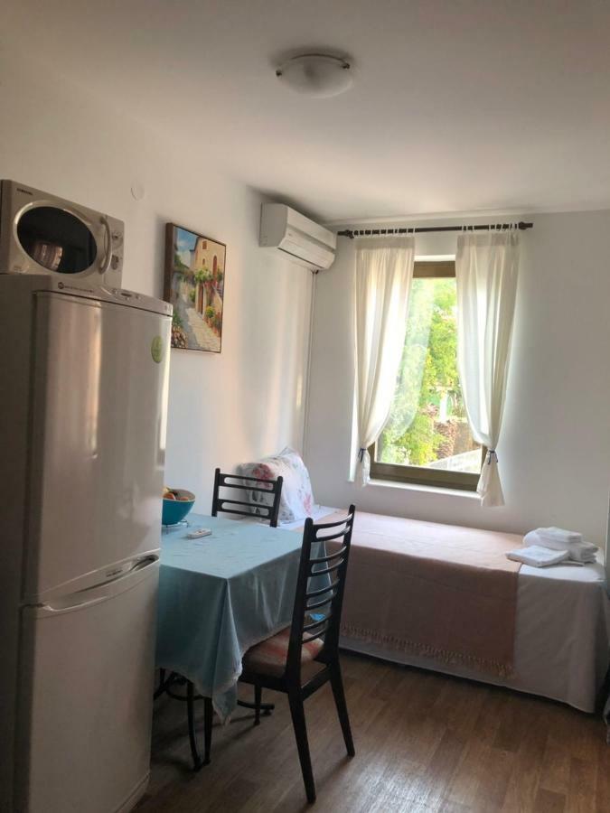 Apartmani Petrija Prčanj Exteriör bild