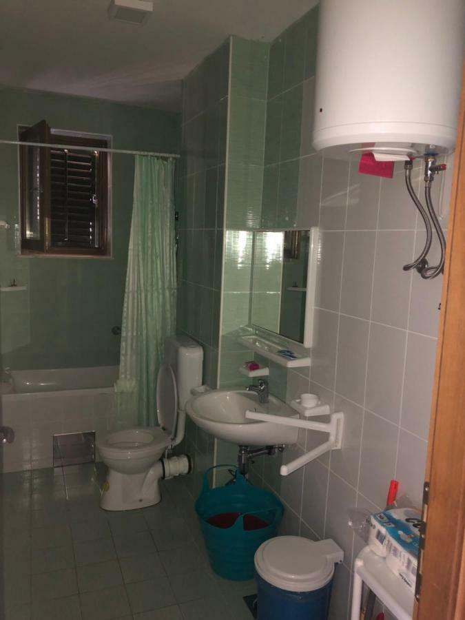 Apartmani Petrija Prčanj Exteriör bild