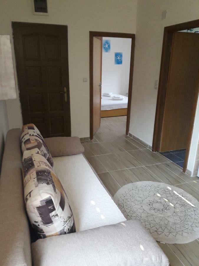 Apartmani Petrija Prčanj Exteriör bild