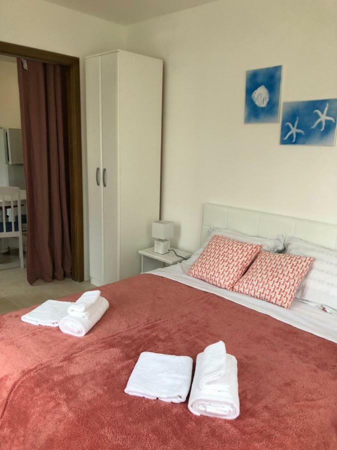 Apartmani Petrija Prčanj Exteriör bild
